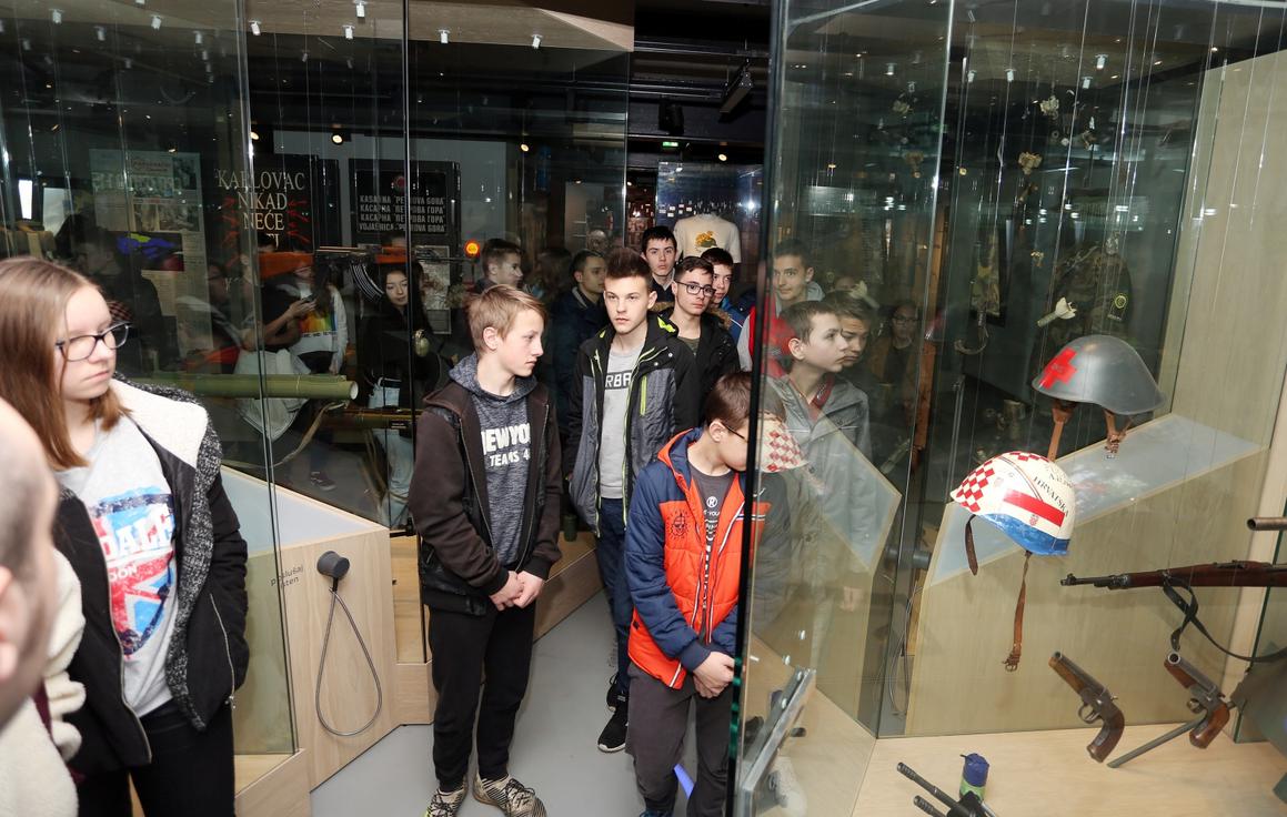 Školarci obišli Muzej Domovinskog rata