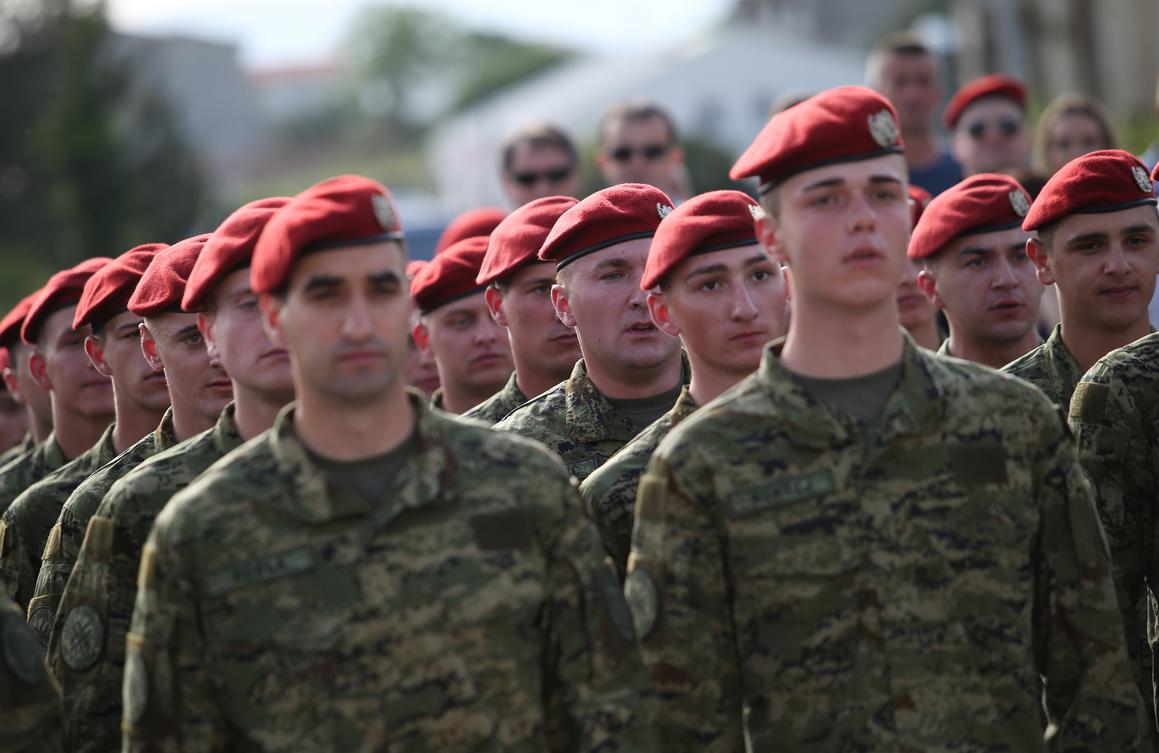 Split: Na prisegi novim pripadnicima bojne 'Pauci' uručene crvene beretke