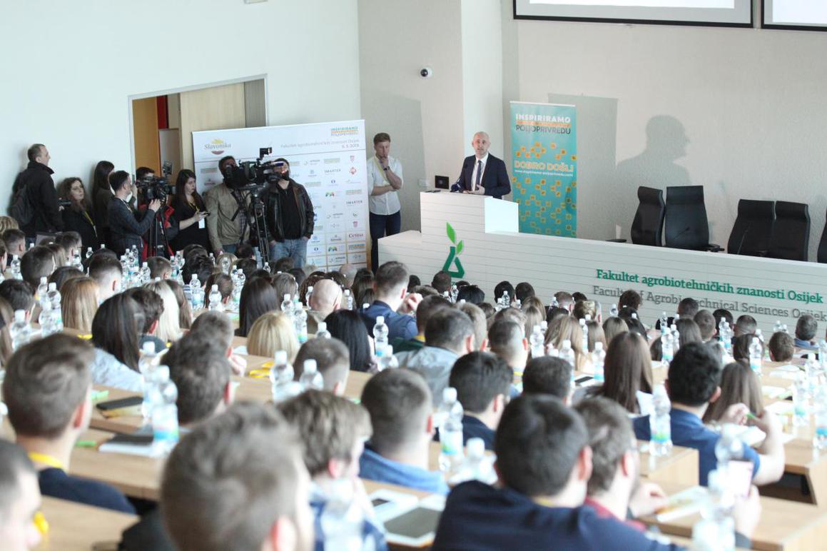 Konferencija Slavonika: Mladi su budućnost hrvatske poljoprivrede
