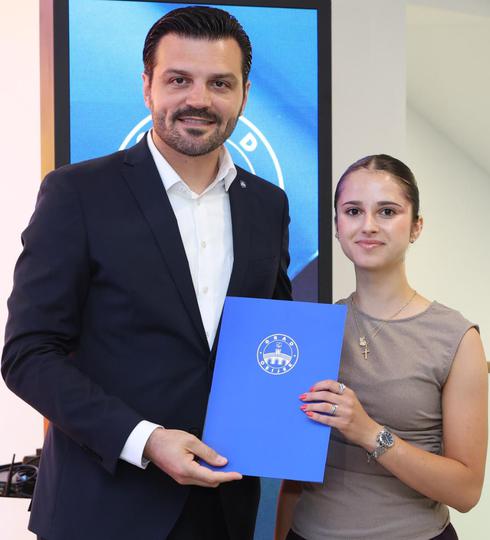 Najuspješniji maturanti nagrađeni s 1400 eura za polaganje vozačkog ispita