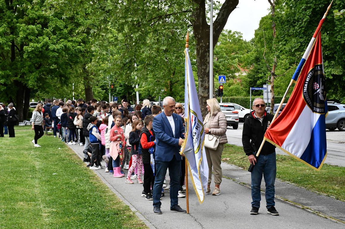 "Moja je Vedrana s 14 godina dobila geler u glavu. Živjela je još tri dana i umrla"