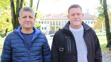 Ilija Nikolić, lijevo, preuzima ulogu gradonačelnika Slatine od Denisa Ostrošića (desno) koji je dao ostavku na funkciju