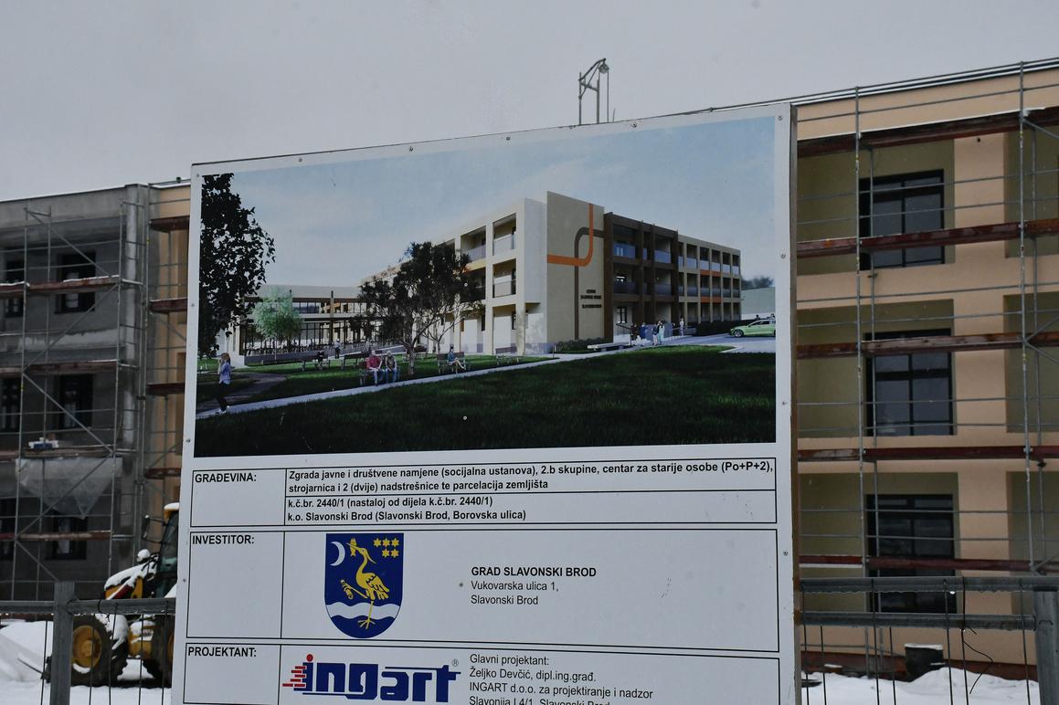 Napreduju radovi na Centru za starije osobe
