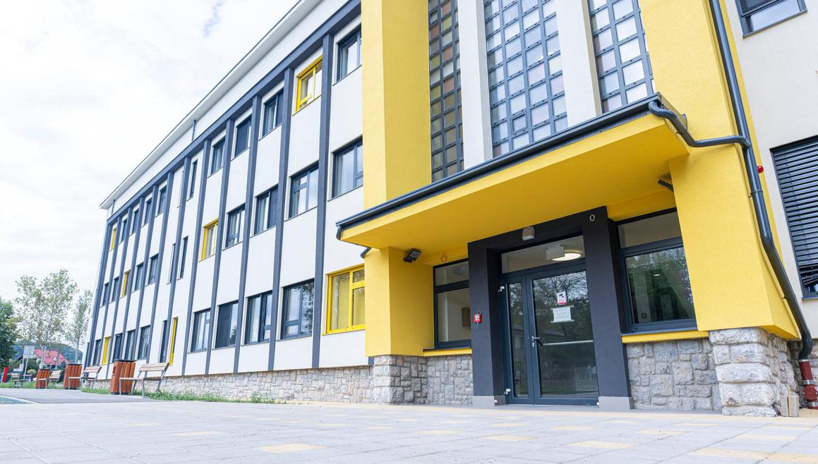 Samobor nakon više od pola stoljeća ima novu školu, đaci u Bregani dobili sportsku dvoranu