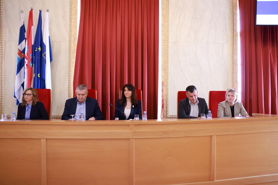 U prvoj fazi za mlade obitelji grade 43 kuće i tri zgrade s 52 stana, a priprema se i druga