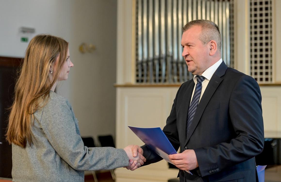 Dodijeljene stipendije: za studente po 130 eura, a za učenike po 65 € mjesečno