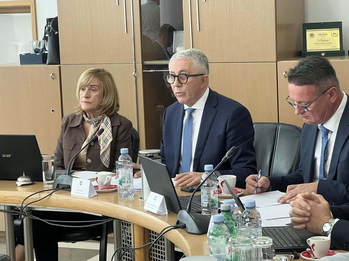Treća sjednica Županijske skupštine obilježena promjenama termina