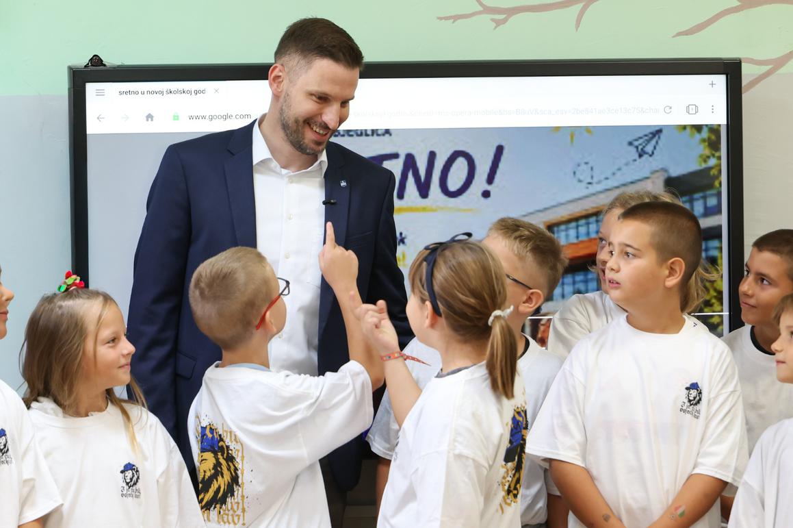 OŠ Višnjevac zbog sve većeg broja djece dobiva sedam novih učionica