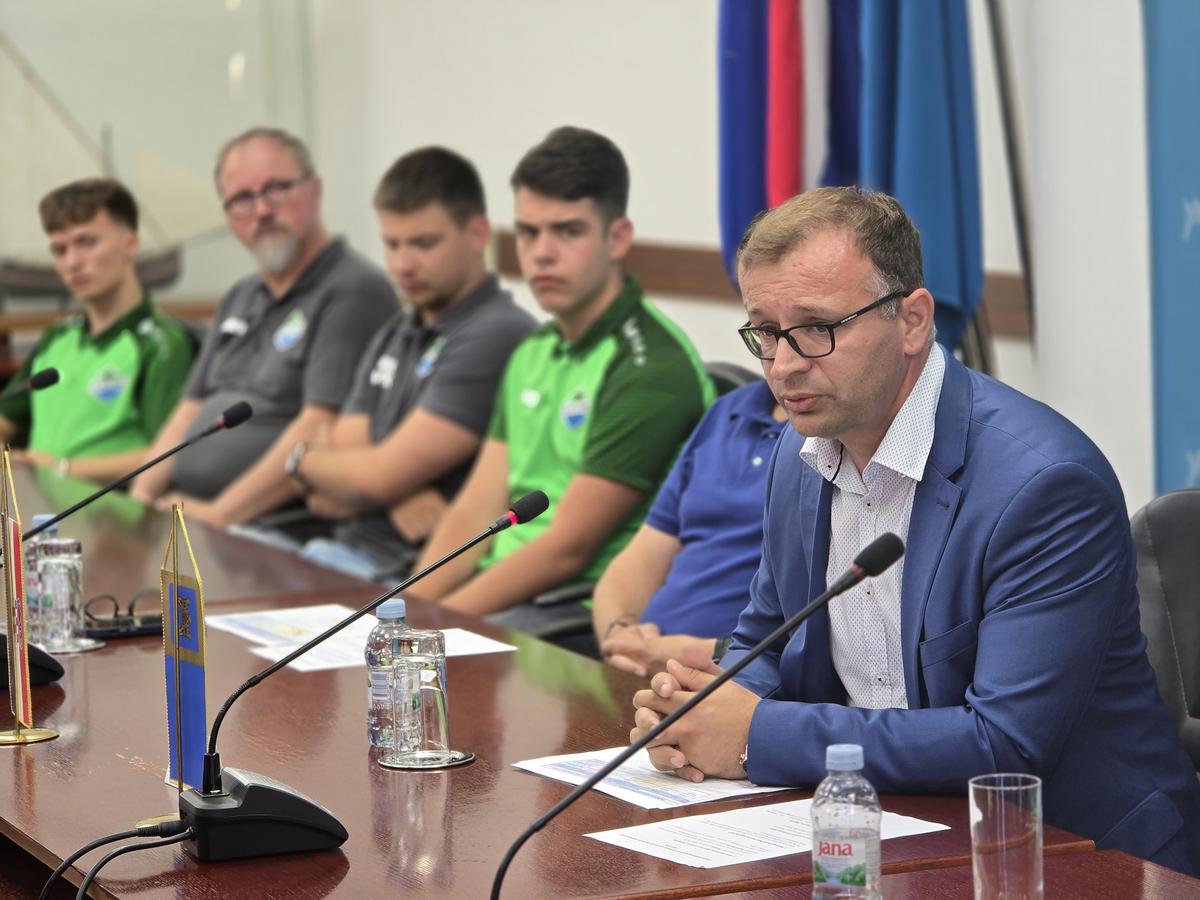 POSTIGNUĆA KLUBOVA impresivna su, unatoč skromnim uvjetima, te odražavaju ne samo sportski duh već i zajednički napor lokalnih zajednica