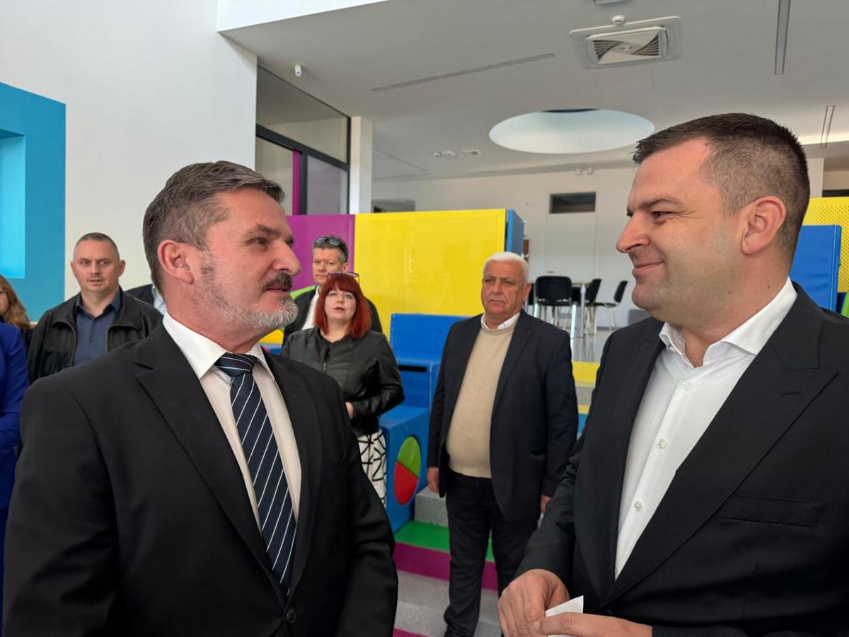Uz gradonačelnika Darija Hrebaka, otvaranju je prisustvovao Momir Karin iz resornog ministarstva
