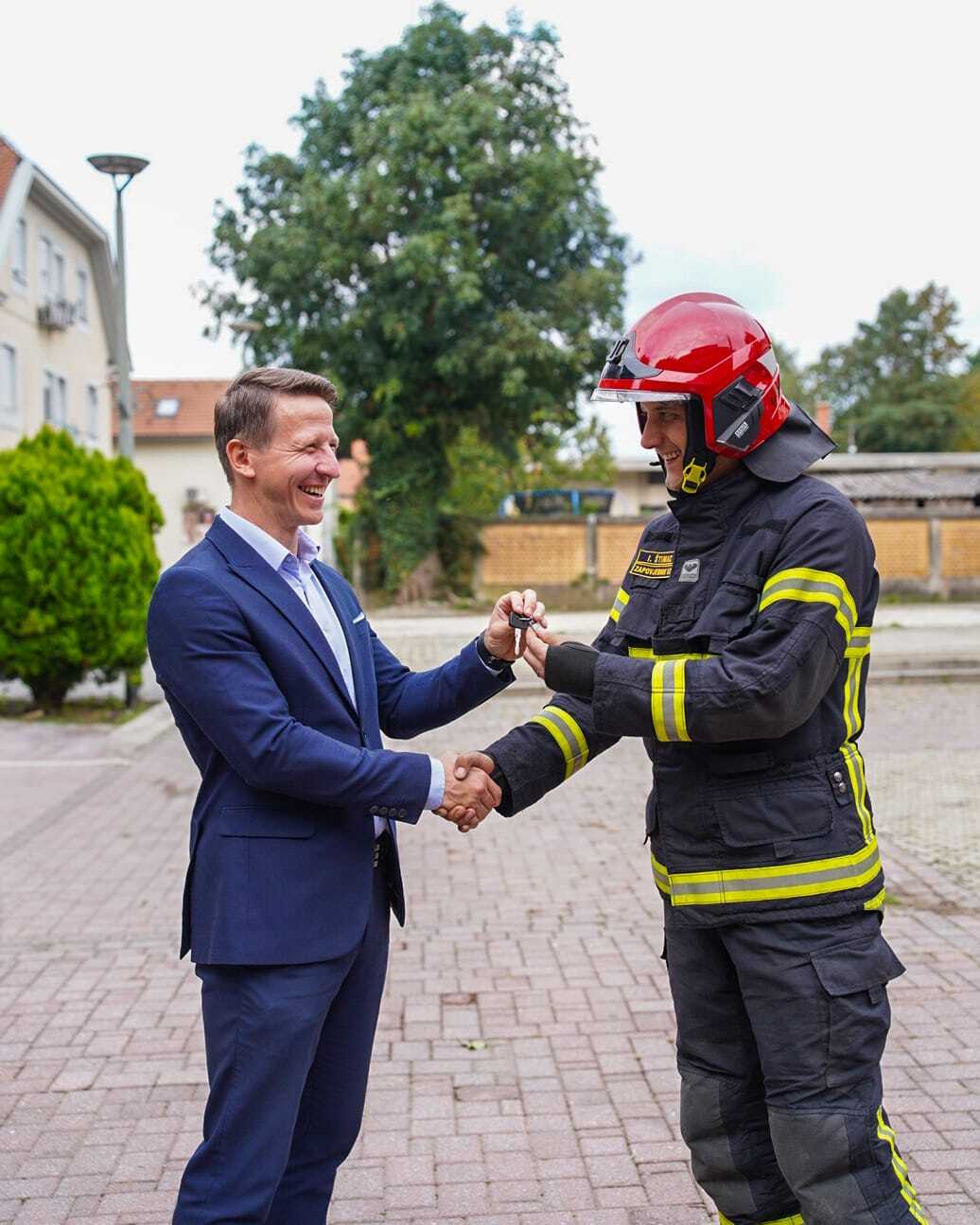 Svečanoj primopredaji uz svetonedeljskog gradonačelnika Darija Zurovca i županijskog vatrogasnog zapovjednika Darija Kezerića, među ostalima, prisustvovali su i predsjednik VZG-a Svete Nedelje Ivica Petravić i zapovjednik Ivan Štimac