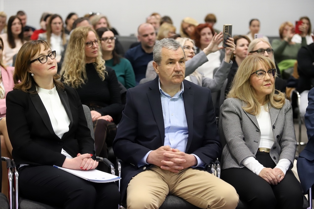 storyeditor/2025-04-10/537935839-923943648-580039696.jpeg U IZRADI PLANA organizirano je 11 fokusnih grupa za različite korisničke skupine, niz individualnih intervjua, radnih sastanaka, kao i slanje anketnih upitnika