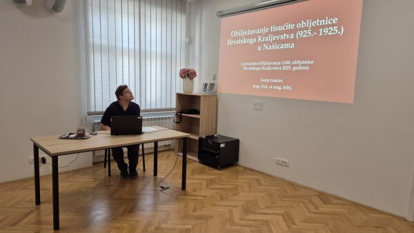 storyeditor/2025-06-06/Obiljezavanje_obljetnice_Hrvatskog_Kraljevstva__nasice_a_.jpg Lončar je u svojem predavanju "Obilježavanje tisućite obljetnice Hrvatskog Kraljevstva 1925. godine u Našicama" donio niz zaboravljenih, ali vrijednih detalja