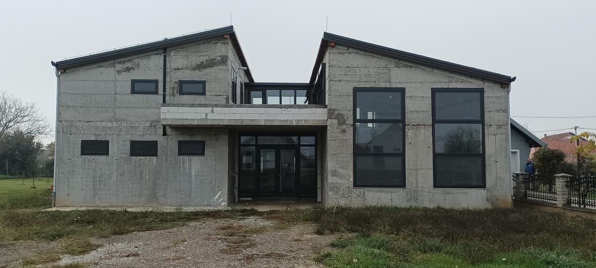 storyeditor/2025-06-22/8f29255fbe3fb1226fa1.jpeg Pobjedom u drugom krugu lokalnih izbora Ante Gutić je treći put izabran za načelnika Općine Gunja. Dječji vrtić Gunja trebao bi ove godine biti završen, opremljen i otvoren za rad