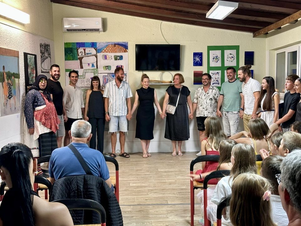 Riječ je o posebnoj likovnoj radionici zbog toga što je vrlo brzo nakon pokretanja uz umjetničku produkciju razvila i segment pedagoškog rada s djecom u umjetničkom smislu