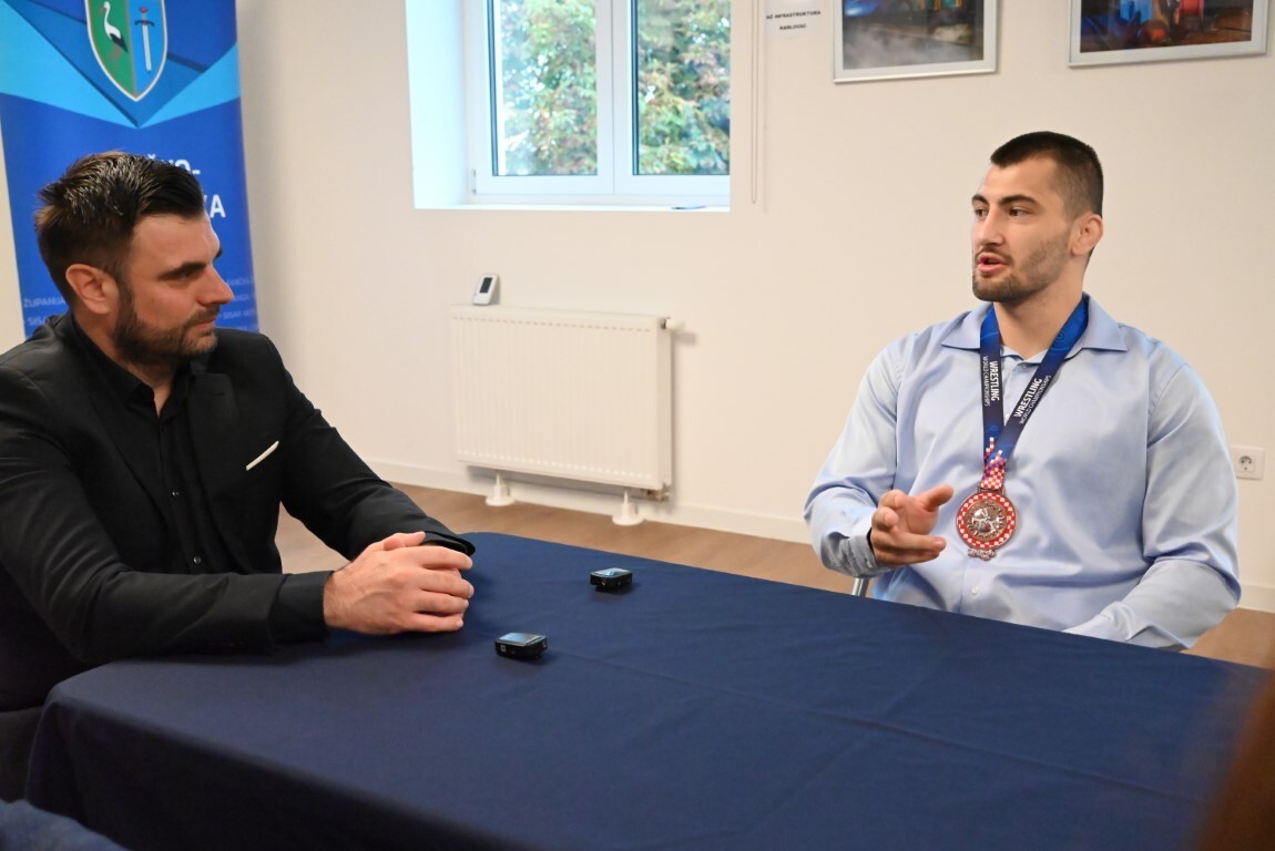 Župan Ivan Celjak primio je i Karla Kodrića, hrvatskog reprezentativca i člana Hrvačkog kluba Petrinja, osvajača brončane medalje na Svjetskom prvenstvu u hrvanju koje je održano u Zagrebu