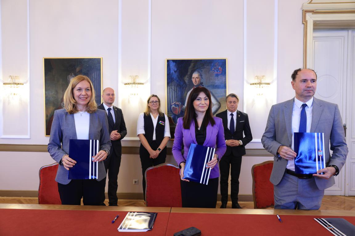 POTPISANI su ugovori koji jamče daljnje edukacije gospodarstvenika s područja Osječko-baranjske županije