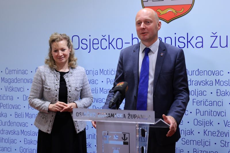 Drago mi je što nastavljamo suradnju te što danas mogu donijeti nešto što će im biti korisno, poručila je veleposlanica Republike Slovačke u Hrvatskoj, Nj. E. Hana Kovačova