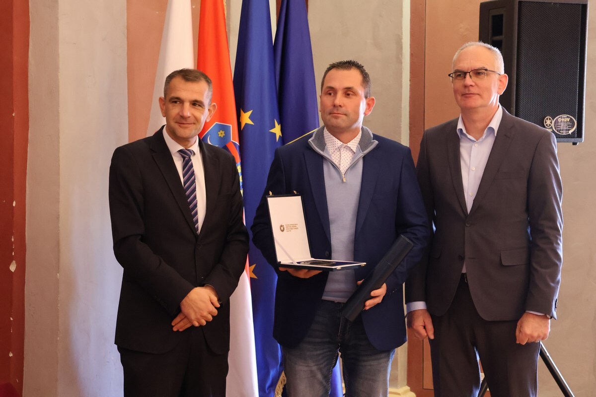 ŽUPANIJA će i dalje podržavati svoje obrtnike snažnim potporama, ali i programom stipendiranja učenika u obrtničkim usmjerenjima koji je Međimurska županija uvela prva u Hrvatskoj te razvila u suradnji s gradovima, općinama i županijskom Komorom