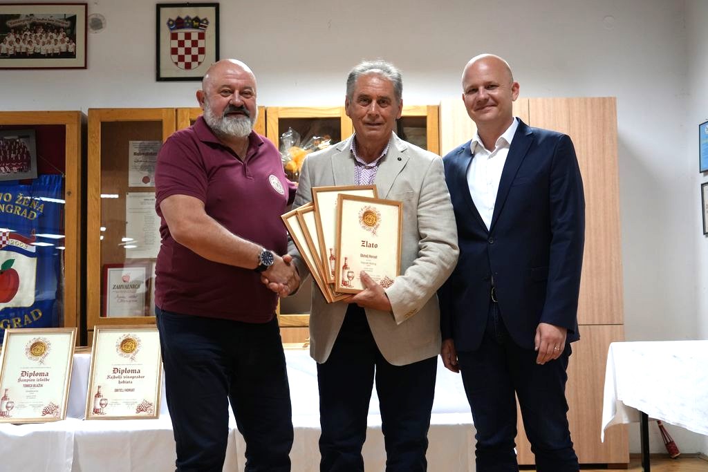 Titulu najboljeg vinogradara hobista zaslužila je obitelj Horvat, koja je za svoja četiri poslana uzorka osvojila četiri zlatne medalje